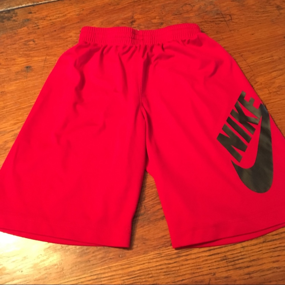 Boys size medium Nike shorts